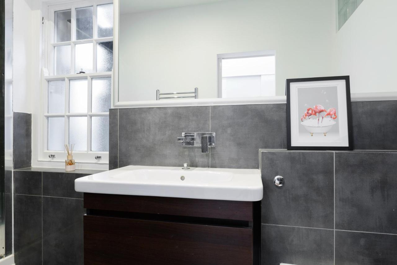 Spacious 4 Bedrooms Flat In New Oxford Street London Ngoại thất bức ảnh