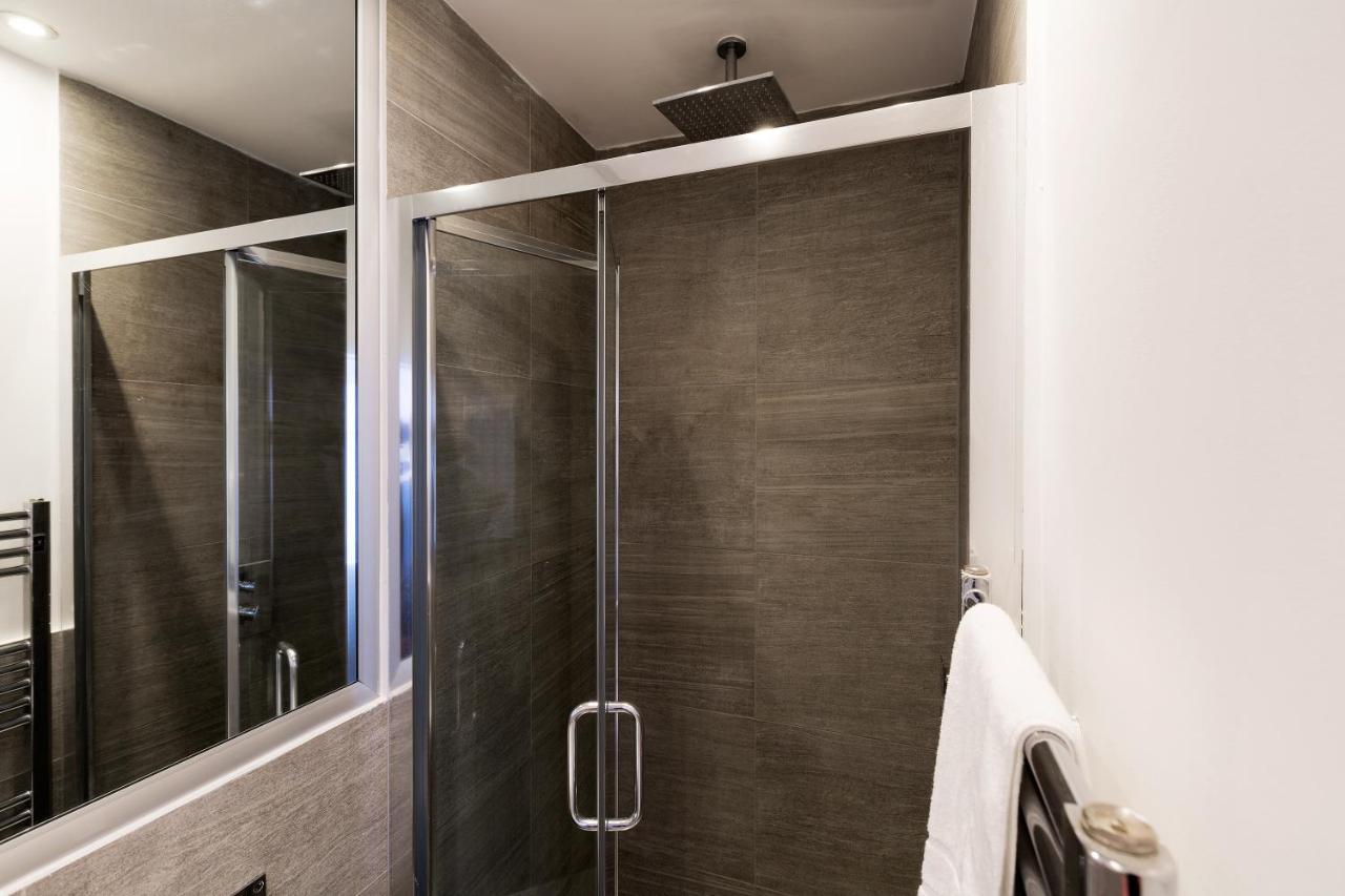 Spacious 4 Bedrooms Flat In New Oxford Street London Ngoại thất bức ảnh